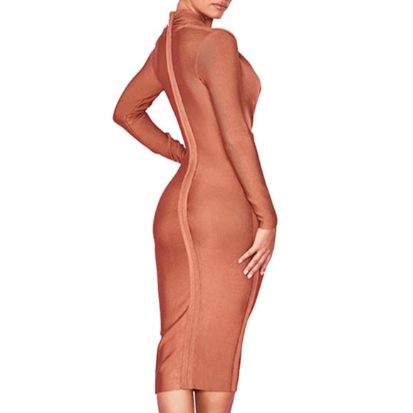 V Neck Draped Knee Length Bodycon Bandage Dress - Picture 2 of 8